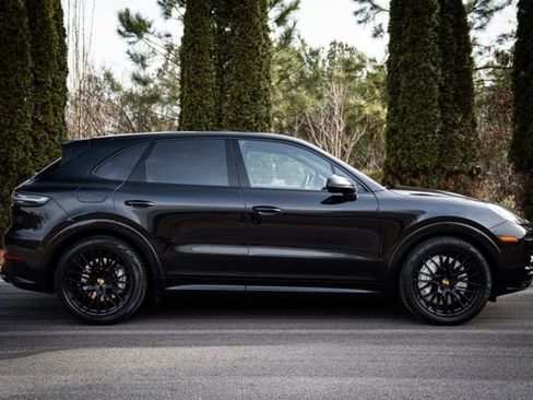 Used 2021 Porsche Cayenne GTS AWD/4WD image 12