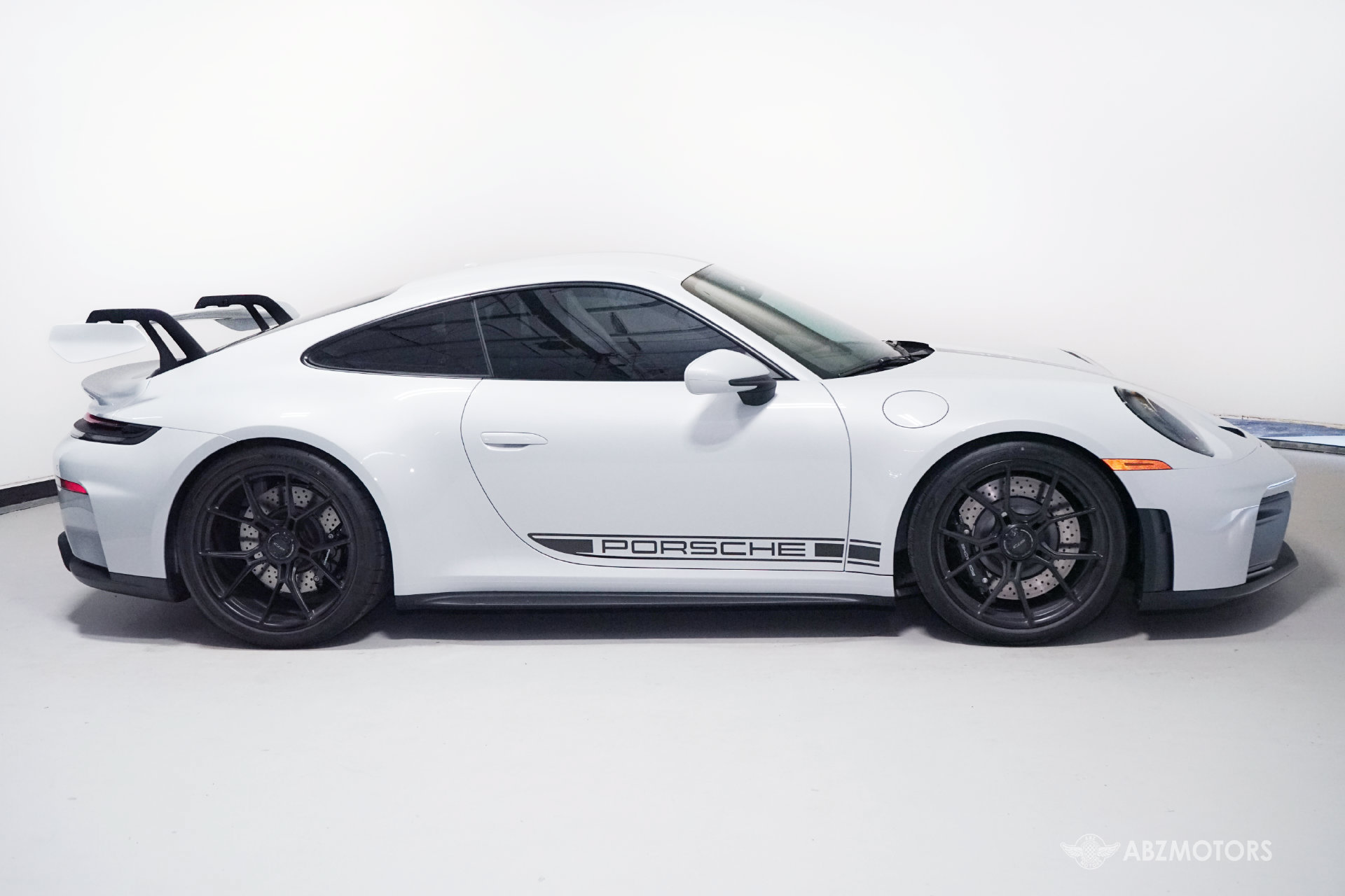 Used 2026 Porsche 911 GT3 RWD image 3