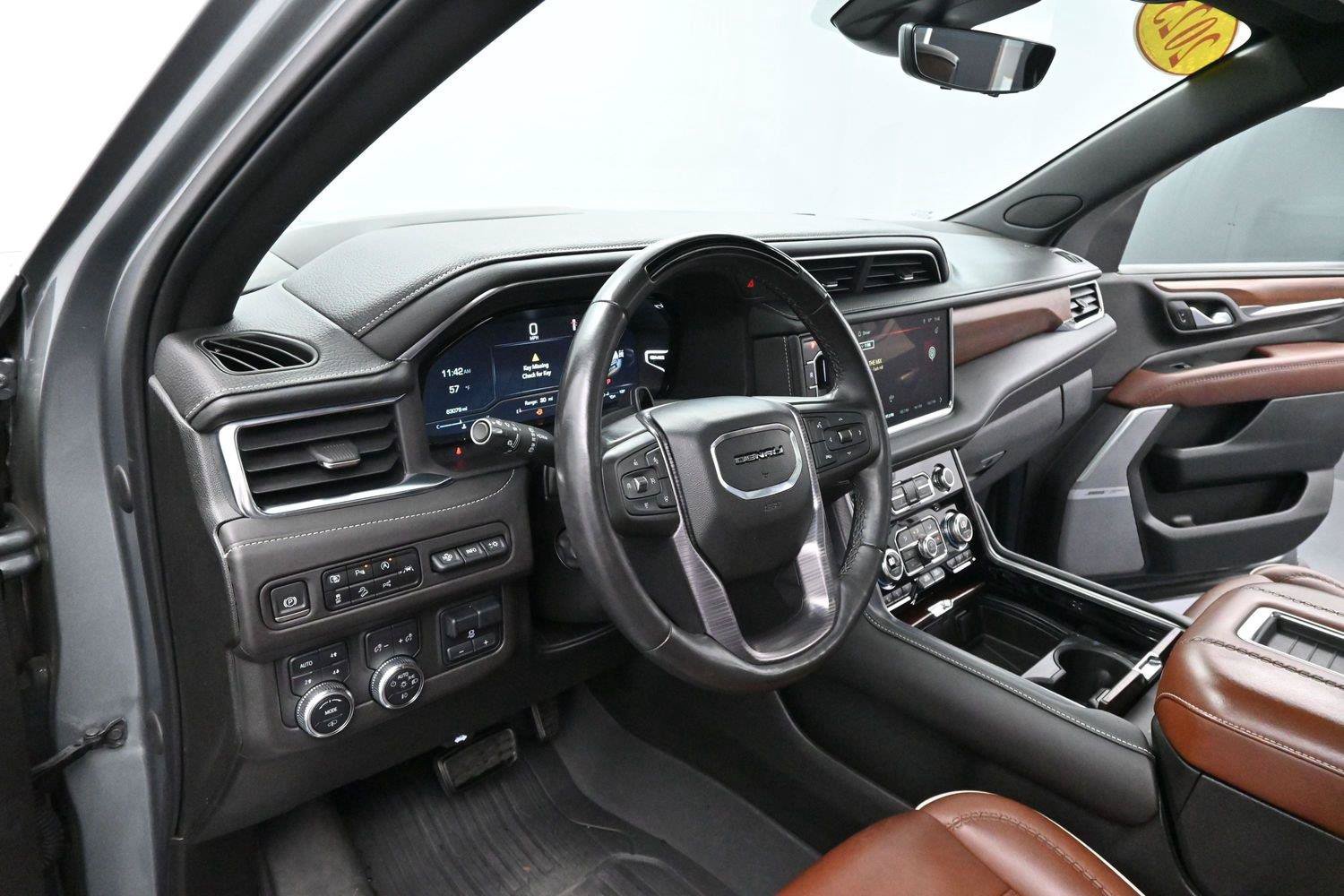 Used 2023 GMC Yukon Denali Ultimate AWD/4WD image 13