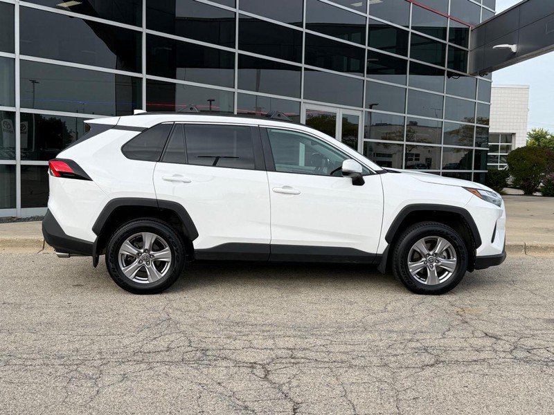 Used 2022 Toyota RAV4 XLE AWD/4WD image 2