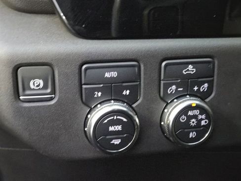 Used 2024 GMC Sierra 1500 Elevation image 8