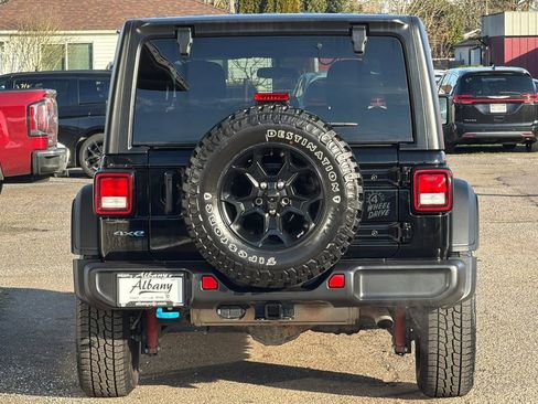 Used 2023 Jeep Wrangler Unlimited image 5