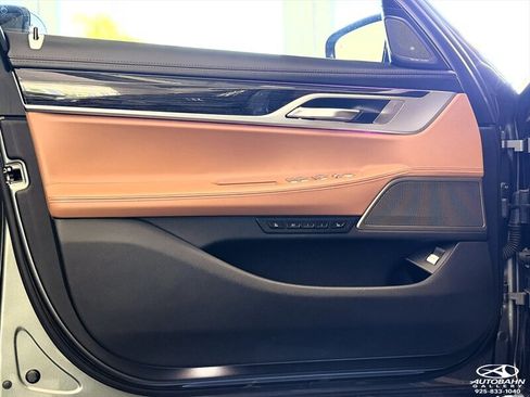 Used 2019 BMW 740i w/ Executive Package RWD image 21