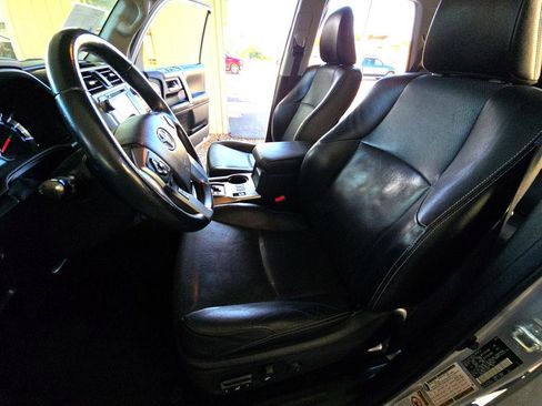 Used 2014 Toyota 4Runner Limited image 9