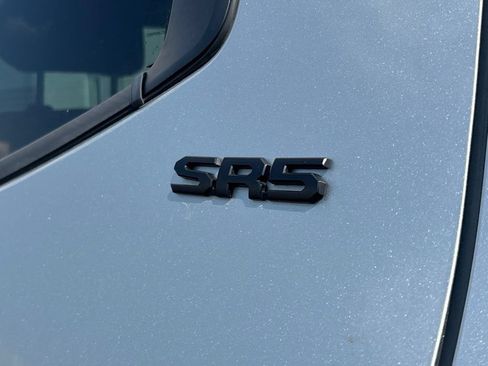 Used 2022 Toyota Tundra SR5 w/ TRD Off-Road Package AWD/4WD image 32