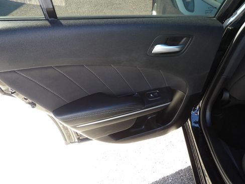 Used 2020 Dodge Charger SXT RWD image 11