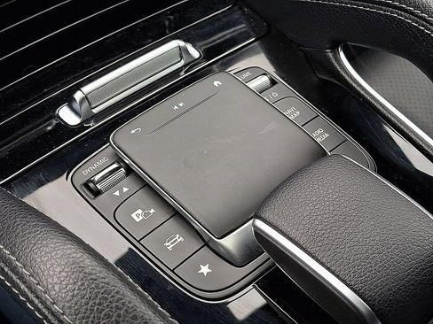 Used 2021 Mercedes-Benz GLE 350 4MATIC image 29