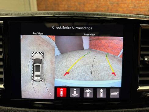 Used 2021 Chrysler Pacifica Pinnacle AWD/4WD image 23