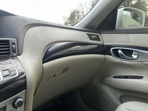 Used 2013 INFINITI M37 w/ Premium Pkg image 14