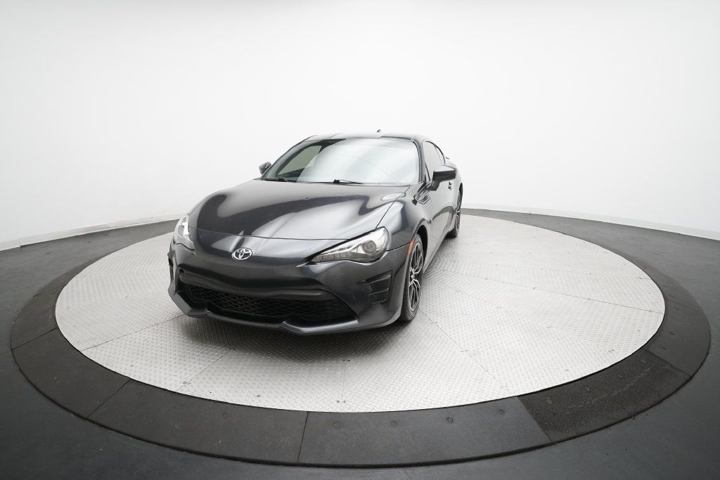 Used 2017 Toyota 86 RWD image 12