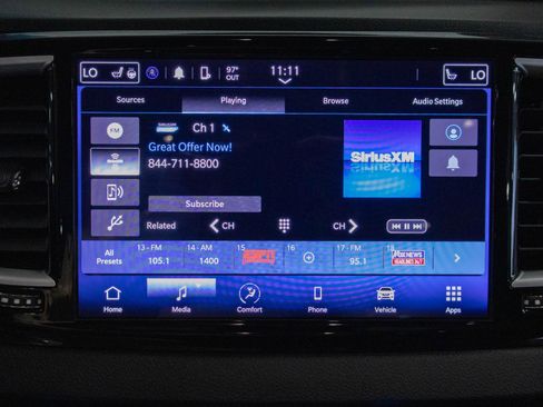 Used 2022 Chrysler Pacifica Touring-L image 8