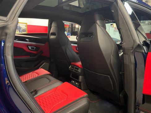 Used 2019 Lamborghini Urus image 24