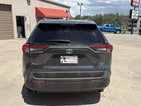 Used 2019 Toyota RAV4 XLE AWD/4WD image 6