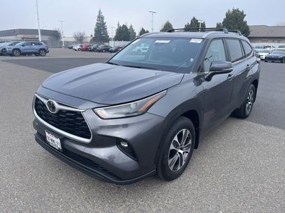 Used 2023 Toyota Highlander XLE