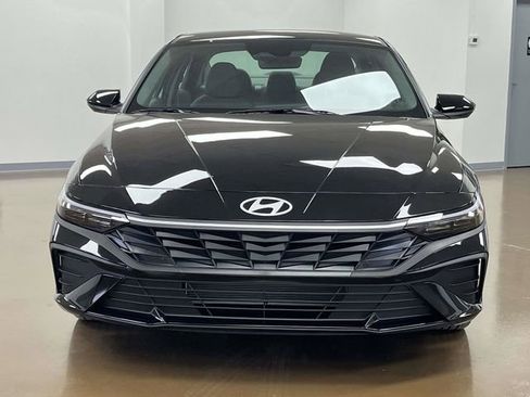 Used 2025 Hyundai Elantra Sport w/ Cargo Package FWD image 2