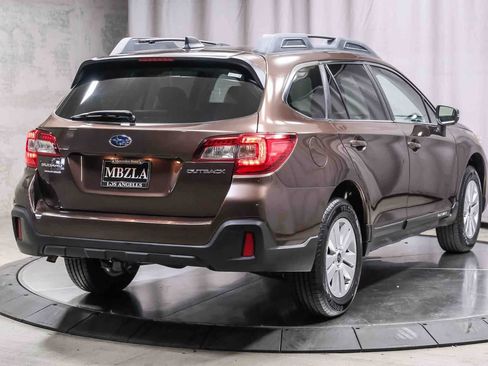 Used 2019 Subaru Outback 2.5i Premium AWD/4WD image 4