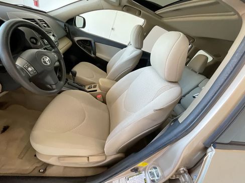 Used 2012 Toyota RAV4 4WD V6 w/ Upgrade Value Pkg image 11