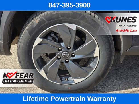 Used 2025 Nissan Rogue SV image 10