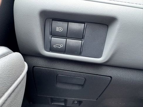 Certified 2021 Toyota Highlander XLE image 35