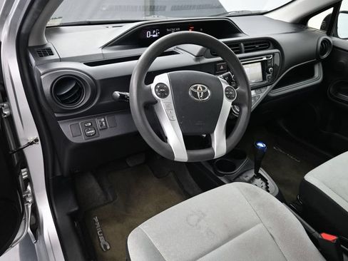 Used 2016 Toyota Prius C One FWD image 10