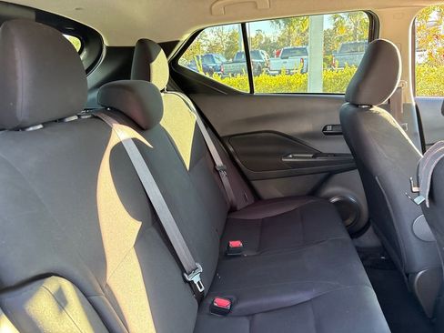 Used 2024 Nissan Kicks S image 28