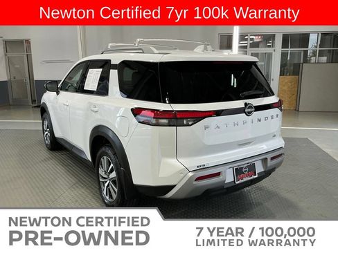 Used 2025 Nissan Pathfinder SL FWD image 25