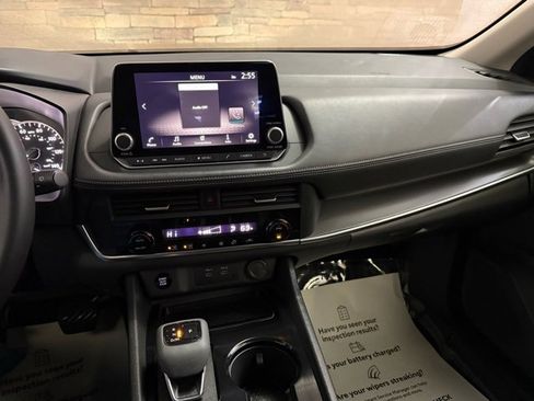 Certified 2025 Nissan Rogue SV image 21