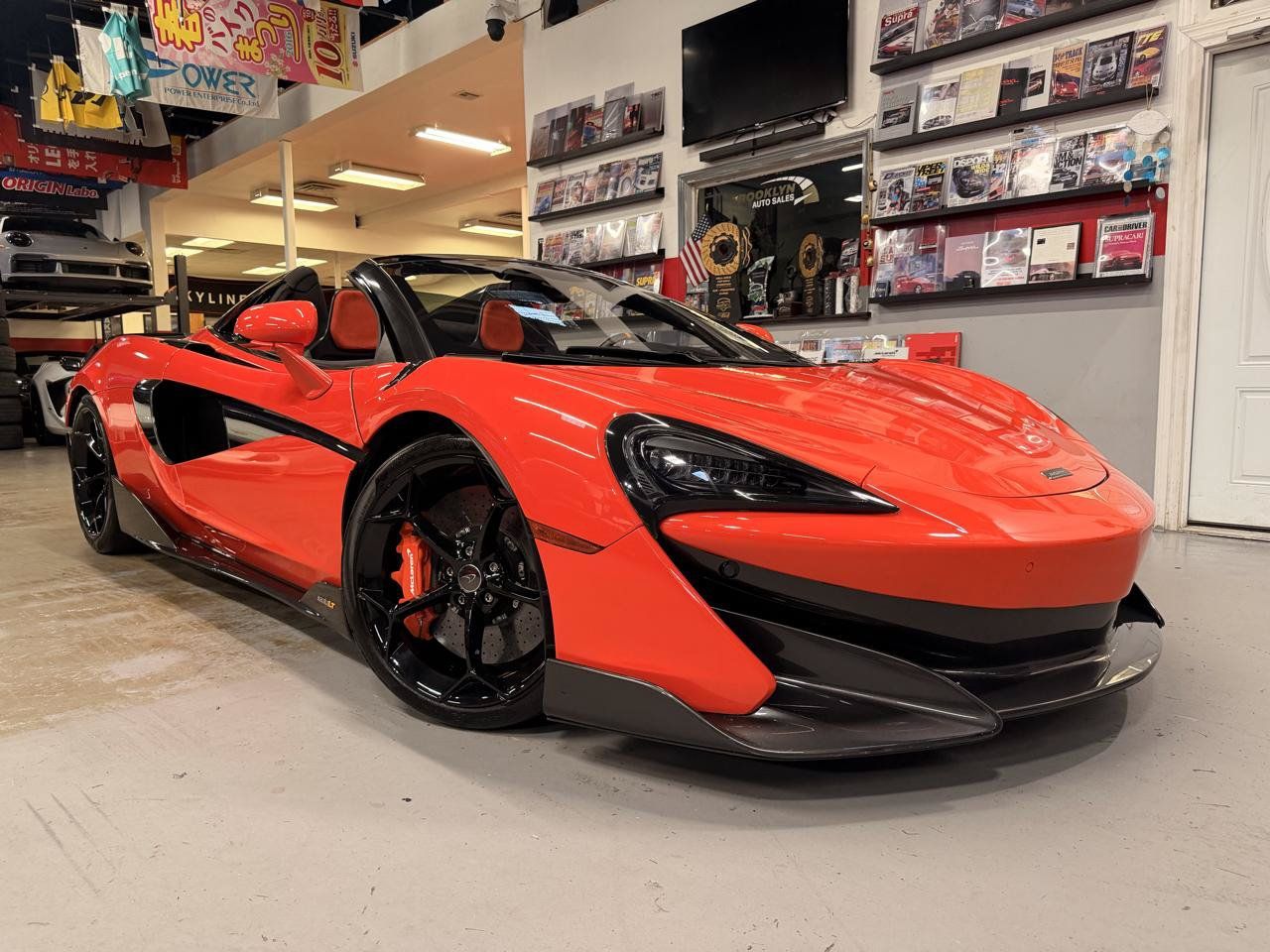 Used 2020 McLaren 600LT Spider RWD image 1