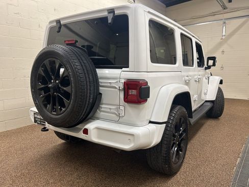 Used 2021 Jeep Wrangler Unlimited Sahara image 2