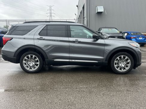 Used 2025 Ford Explorer Active w/ Active Comfort Package AWD/4WD image 8