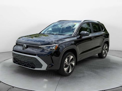 New 2026 Volkswagen Taos SE AWD/4WD image 3