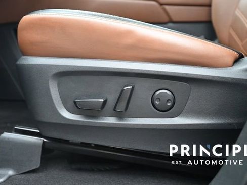 Used 2023 Nissan Pathfinder Platinum image 21