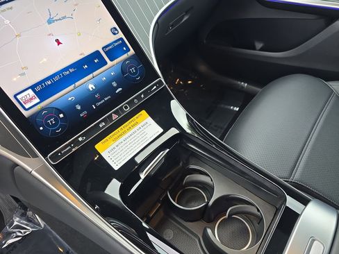 Certified 2025 Mercedes-Benz GLC 300 4MATIC image 27