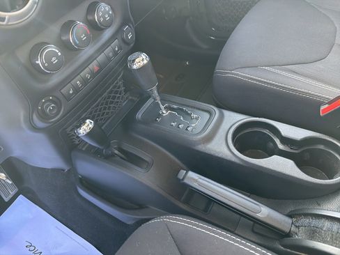 Certified 2015 Jeep Wrangler Rubicon w/ Power Convenience Group image 15