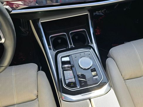 Used 2024 BMW 750e xDrive w/ Executive Package image 18