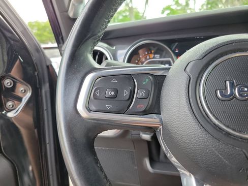 Used 2020 Jeep Wrangler Unlimited Sahara AWD/4WD image 22