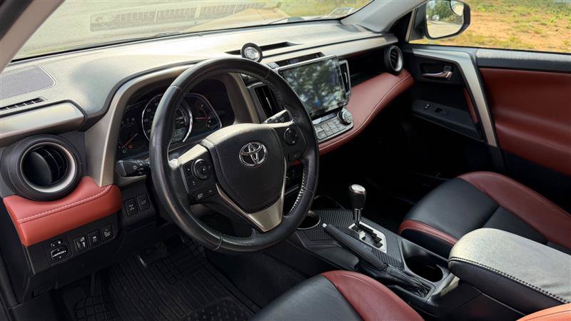 Used 2014 Toyota RAV4 Limited w/ Technology Package AWD/4WD image 11
