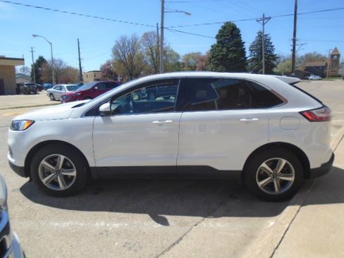 Used 2024 Ford Edge SEL w/ Convenience Package AWD/4WD image 2