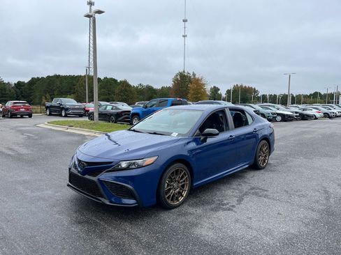Used 2023 Toyota Camry SE image 13
