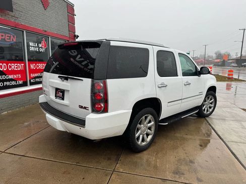 Used 2011 GMC Yukon Denali image 7