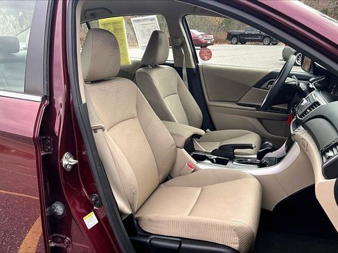 Used 2015 Honda Accord LX image 7