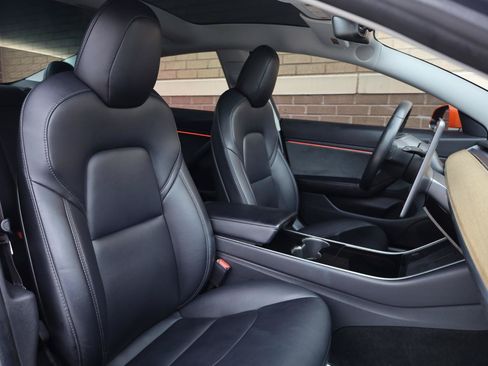 Used 2018 Tesla Model 3 Long Range RWD image 27