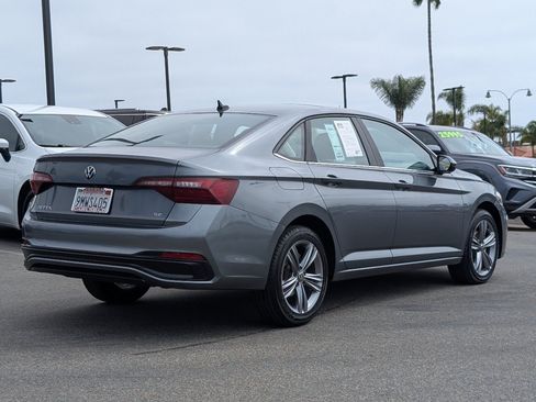 Used 2024 Volkswagen Jetta SE FWD image 12