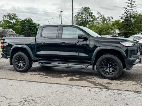 Used 2023 Chevrolet Colorado Trail Boss w/ Technology Package AWD/4WD image 2
