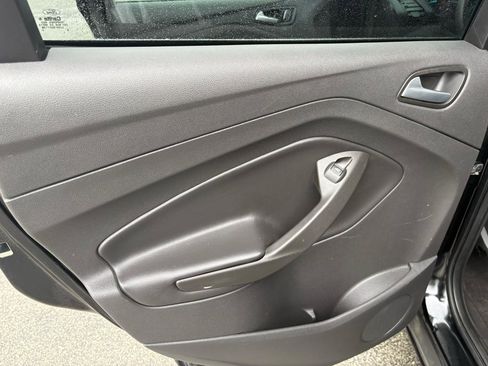 Used 2017 Ford Escape SE AWD/4WD image 29