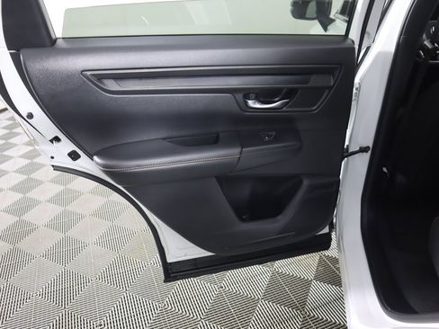 Used 2025 Honda CR-V Sport image 25