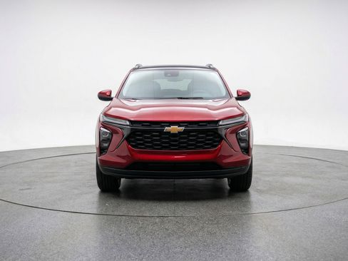 Used 2025 Chevrolet TrailBlazer LT image 2