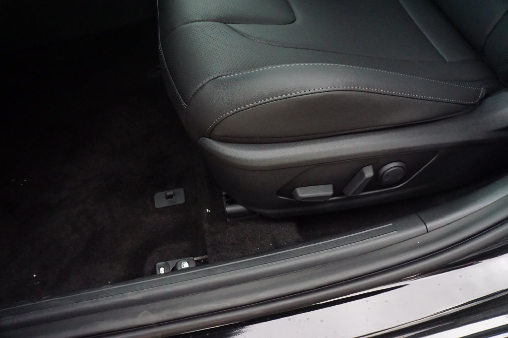 New 2026 Hyundai Elantra Limited FWD image 16