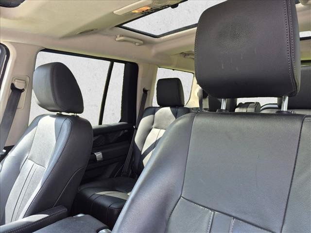 Used 2016 Land Rover LR4 HSE AWD/4WD image 3