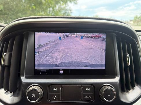 Used 2020 Chevrolet Colorado LT w/ Safety Package RWD image 21